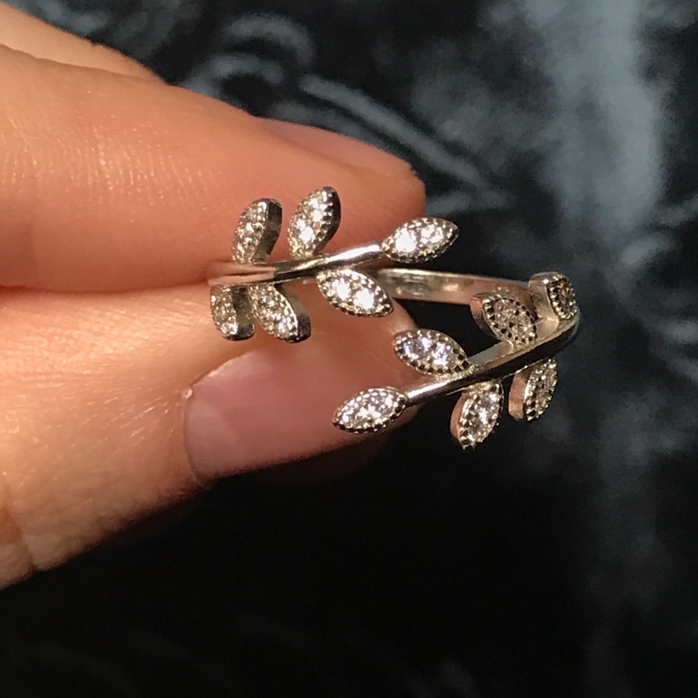 Olive brand cocktail ring